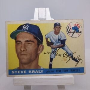 Steve Kraly 1955 Topps New York Yankees Card #139